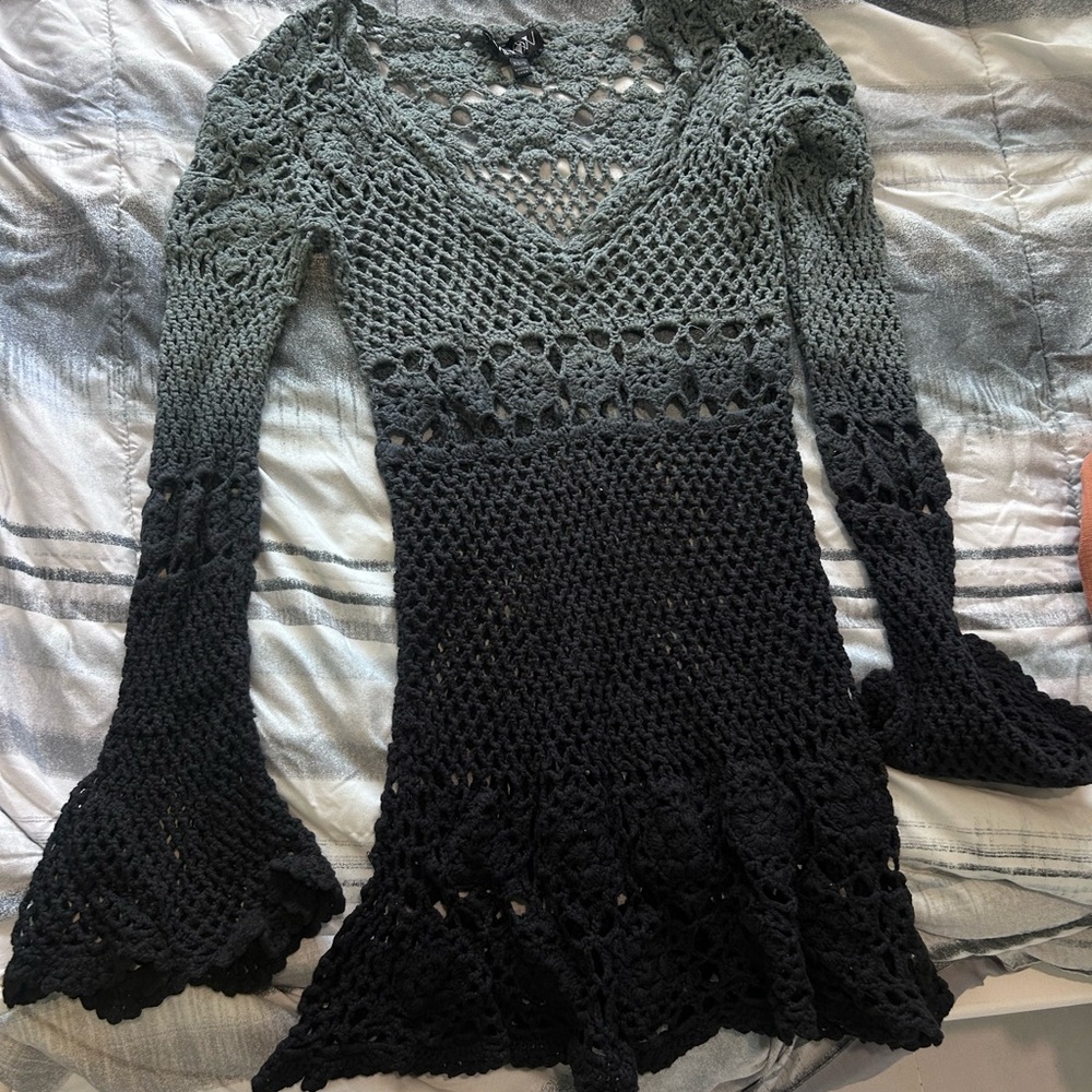 Elegant Black and Gray Long Sleeve Dress